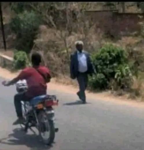 PCMlauzi's tweet image. Munthu wankulu  back in the suffering,😂😂