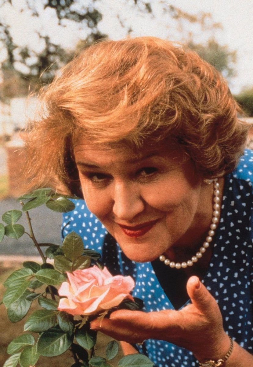 A true legend. Heaven just got a little funnier.💔 #PatriciaRoutledge