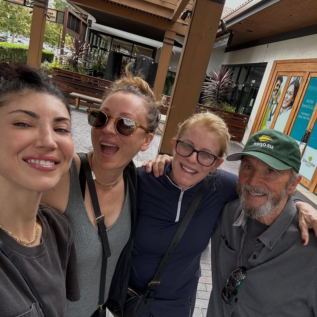 #KaleyCuoco #FamilyTime