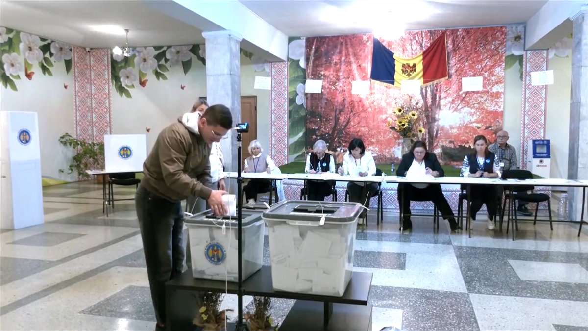 XSovietNews's tweet image. Russia&apos;s interference efforts failed in Moldova as voters chose a pro-EU path, but the Kremlin continues its hybrid war in other regions, including sending drones to Denmark. This week&apos;s Russia Report is free - but subscribe!
therussiareport.substack.com/p/the-russia-r…