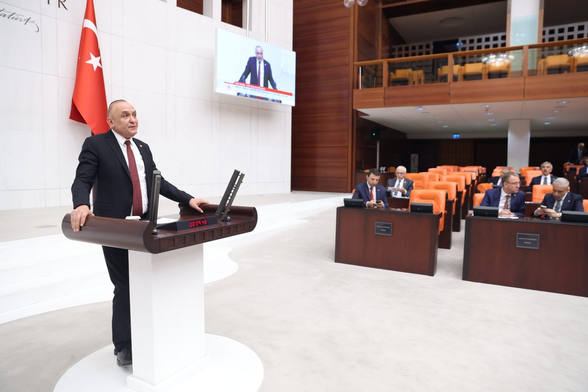 Yeni yasama yılında Meclis kürsüsünde yine milletimizin vicdanı ve sesi olacağız.

Yorulmayacağız, yılmayacağız; hakikatin ve adaletin mücadelesinden geri adım atmayacağız. Çünkü iktidar, defalarca dile getirmemize rağmen hâlâ mağdurların çığlığını duymuyor, görmezden geliyor.