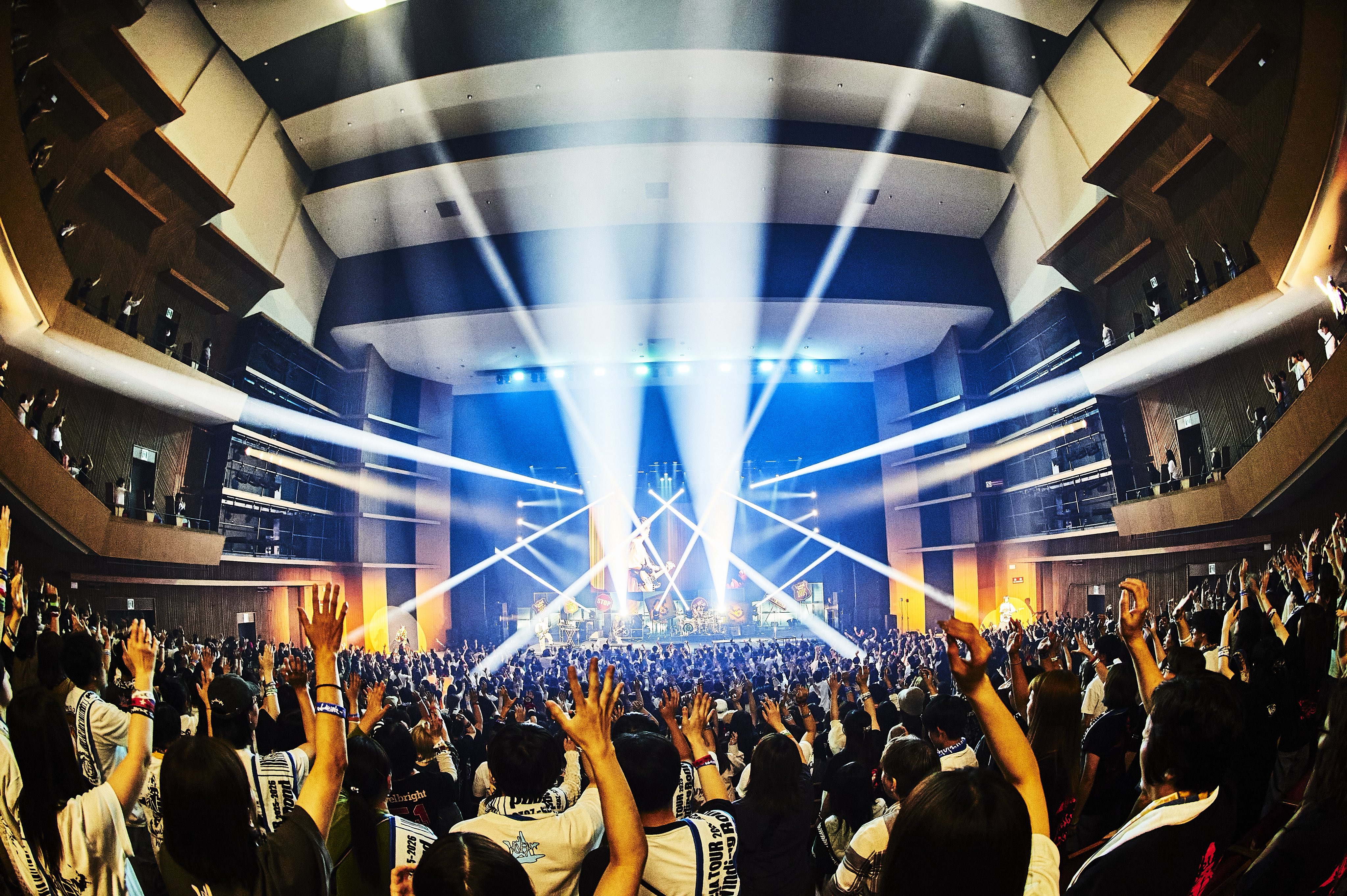 Novelbright アジアツアー Tシャツ 白 M 山形公演 レア 完売品 クジラ夜の街×崎山蒼志「劇情」Tシャツ ホワイト | ソニー