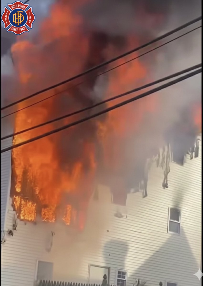 HartfordFire760's tweet photo. Yesterday, our members operated at a #SecondAlarm fire located on #MadisonAve in the city’s #WestEnd. Companies arrived to heavy fire located in the rear enclosed porches and heavy smoke throughout the building. Members quickly went to work to control the blaze. #HFFLOCAL760 https://t.co/Neh2Ot6jhT