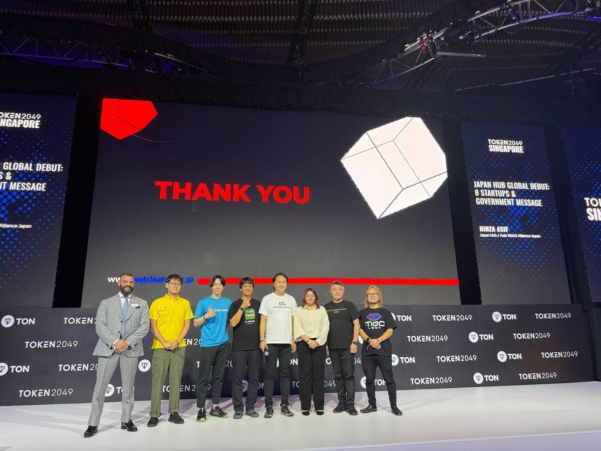 GOLFIN_official's tweet photo. 【TOKEN2049 Japan Hub｜GOLFINブースご来場御礼⛳️】

シンガポール・マリーナベイサンズで開催された 。

世界最大級のWeb3カンファレンス「TOKEN2049」

その中で日本のWeb3スタートアップが集結する「Japan Hub」ステージ＆パビリオンが設けられ、連日大きな賑わいを見せました！

GOLFINはJapan Hubブース（PB1-53〜PB1-56）に出展し、多くの来場者の方々にGOLFINプロジェクトについて、興味を持っていただきました⛳️

実際にゲームを体験された方々からは「ゴルフの可能性が大きく変わる」といった感想も寄せられ、ブースは常に活気に包まれていました。

さらに代表の小松賢（@Ken_Ken_1130）がステージに登壇し、GOLFINをeスポーツとして世界に広げていく挑戦について、熱く語りました🎤

改めて、ご来場・応援いただいた皆さまに心より御礼申し上げます。

これからもGOLFINは「リアル×デジタル」の新たな領域を切り拓き、国内外にフルスイング🏌️‍♂️で挑戦を続けてまいります⛳️

#TOKEN2049 #JapanHub #GOLFIN #Web3 #eスポーツ