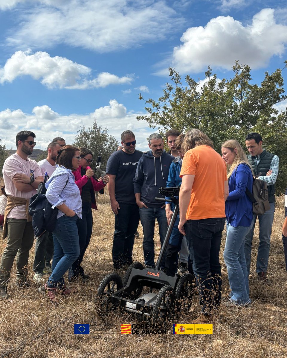 El pasado 30 de septiembre celebramos la presentación del proyecto #Trufaqua en Cella, Teruel.🍄.

Presentamos los avances del proyecto y realizamos una demostración en campo con georradar MALA para la detección de trufas bajo tierra.

#Truficultura #InnovaciónRural