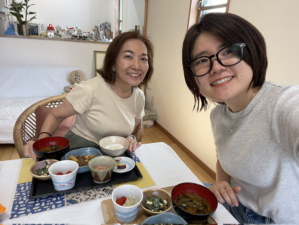 linda_tonaki's tweet photo. #RBCi ラジオ
#アップ738
一緒に仕事してた希帆と
お家ランチ会
なぜか
#tele
ファンなのよ
#小鉢料理 https://t.co/WVyUKarwLZ