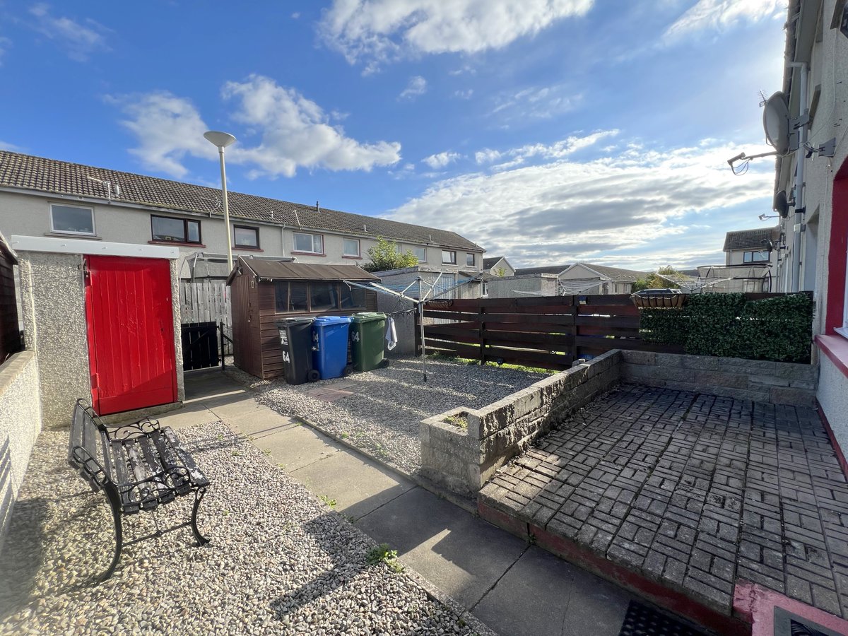 MacandMac28's tweet image. 🌟 NEW TO THE MARKET 🌟

64 Wyvis Place, Inverness, IV3 8DS
OFFERS OVER £135,000

This deceptively spacious, three-bedroom, mid-terraced property is located in the Merkinch area of the City, close to excellent facilities and within easy reach of the City Centre.

☎ 01463 235559