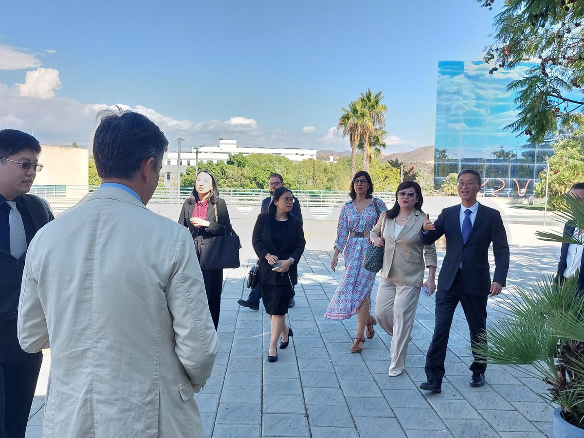 El Embajador de China en España visita BIC Euronova🌍 

Conoce la nueva oficina técnica de BIC Euronova China en nuestro centro y su "Next Sustainable Generation Promotion Center". 

Enmarcado en Green Transition Awards 🏆organizado por BIC Euronova China en <a href="/forogreencities/">Foro Greencities</a>
