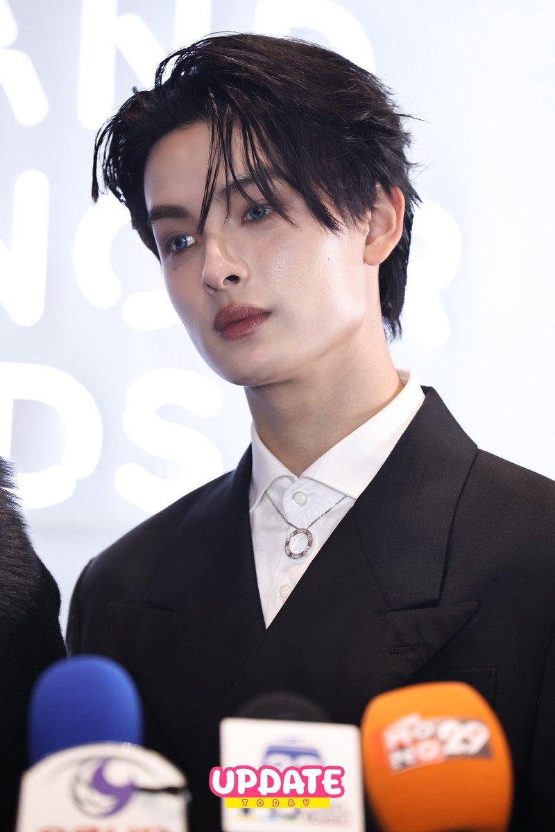 Update__today's tweet photo. "ขุนพล ปองพล" จากวง"BUS" ร่วมงาน "Thailand Influencer Awards 2025 by Tellscore " ✨

#TIA2025xBUS 
#ThailandInfluencerAwards2025 #TIA2025 #Tellscore #CreatorsOfChange
#ThailandInfluencer
#BUSbecauseofyouishine
#KHUNPOL
#UPDATETODAY #ข่าวบันเทิง https://t.co/PLTsMPZC6C