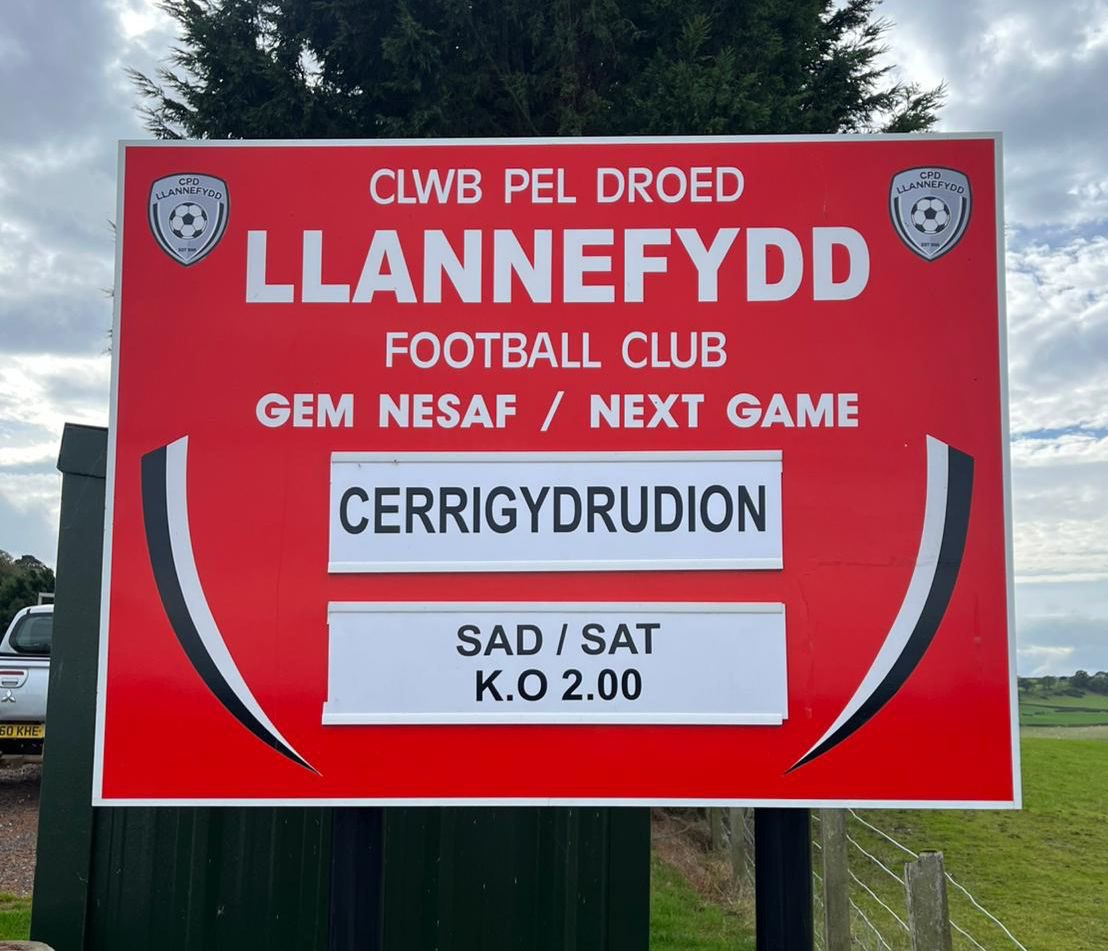 Yfory byddwn yn croesawu CPD Cerrigydrudion ar gyfer rownd nesaf Dragon Signs Trophy
💷Mae mynediad yn arian parod wrth y giât: £5 oedolion, £3 pensinwyr, Plant dan 16 am ddim
🍔 Byrgyrs, byrbrydau, diodydd poeth ac oer ar gael

Tomorrow sees us welcome CPD Cerrigydrudion for the