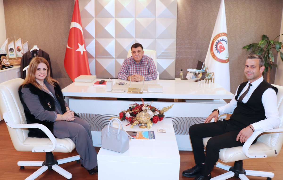 Fasuli Restoran Yöneticileri Odamızı Ziyaret Etti
Detaylar 🔗 rizetso.org.tr/H=3768
#rize #RizeTSO #TOBB