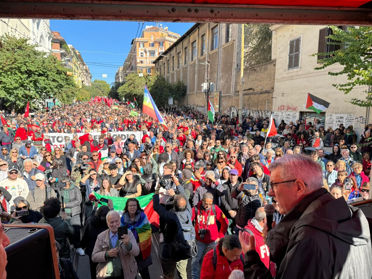 cgilnazionale's tweet image. “Questa giornata rende onore al nostro Paese”.

È il giorno dello sciopero generale in difesa di Flotilla per Gaza. Già dalle prime ore della mattinata cortei e manifestazioni stanno mobilitando l’Italia. Le piazze sono piene: Roma, Milano, Torino, Bari, Venezia, Firenze,…
