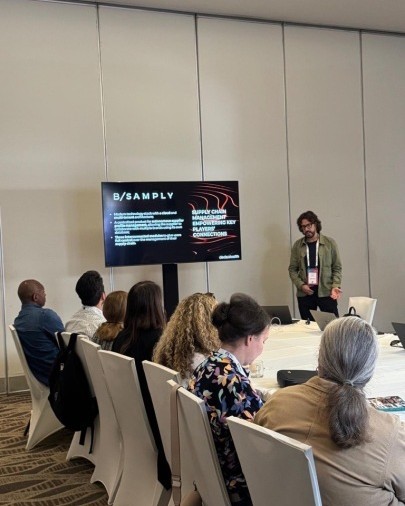 DEDAGROUP_ICT's tweet image. 𝐃𝐚𝐥 𝐏𝐈𝐀𝐩𝐩𝐚𝐫𝐞𝐥𝐋𝐀: 𝐜𝐨𝐦𝐞 𝐢 𝐝𝐚𝐭𝐢 𝐭𝐫𝐚𝐬𝐟𝐨𝐫𝐦𝐚𝐧𝐨 𝐢𝐥 𝐟𝐚𝐬𝐡𝐢𝐨𝐧
🚀 Di ritorno dalla #PIApparelLA, dove Maurizio Catellani, CEO di Competitoor, e Andrea Menè, General Manager di Zedonk, hanno mostrato come la #dataintelligence aiuti i brand #fashion…