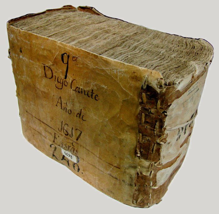 ahpvc1969's tweet photo. La obligación de redactar escrituras emitidas por escribanos en #VillaClara a fines de 1902 derivó en ser cosidas o pegadas, formando un #ProtocoloNotarial conformado por más de un tomo por año, identificado por el nombre del notario y supervisado por el Ministerio de Justicia. https://t.co/KE35YT3RaO