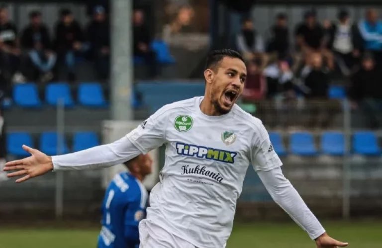 DzFootball_'s tweet photo. Madjid Bougherra et son staff souhaitaient convoquer Nadir Benbouali en A’.

Mais l’Eto Gyor a refusé sa participation à la Coupe Arabe, il n’a donc pas été retenu. ❌🇩🇿

🗞️ @IshaqChebli https://t.co/EqRTs3ii2y