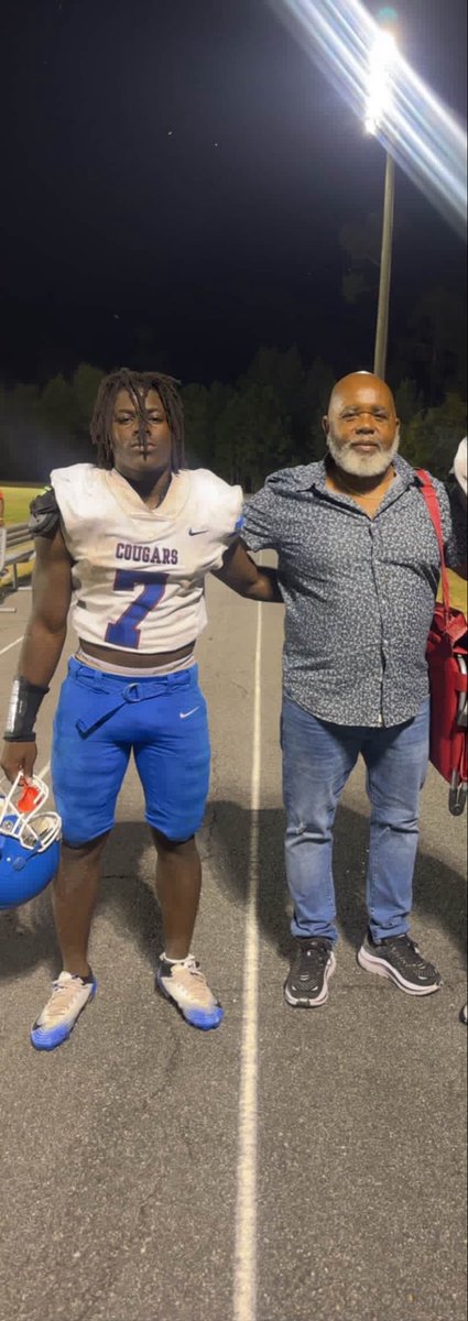 QuintonEdwards_'s tweet photo. Class of 27 running back 5'8 bench 255 squat 500 100m dash 10.9 calhoun county cougars quinton edwards https://t.co/PwSBO8FWEE