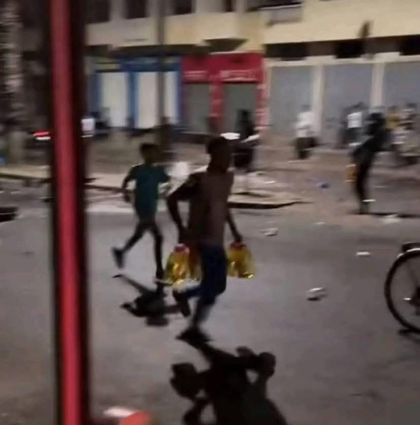 Ce qui s’est passé à Salé le 1er octobre 2025 n’était pas du hasard : UN TOURNANT. Quand on abandonne la jeunesse et qu’on réduit la politique à l’achat de voix, la colère explose.Le Maroc d’après ce jour ne peut plus être le même : investir dans l’humain ou perdre une génération