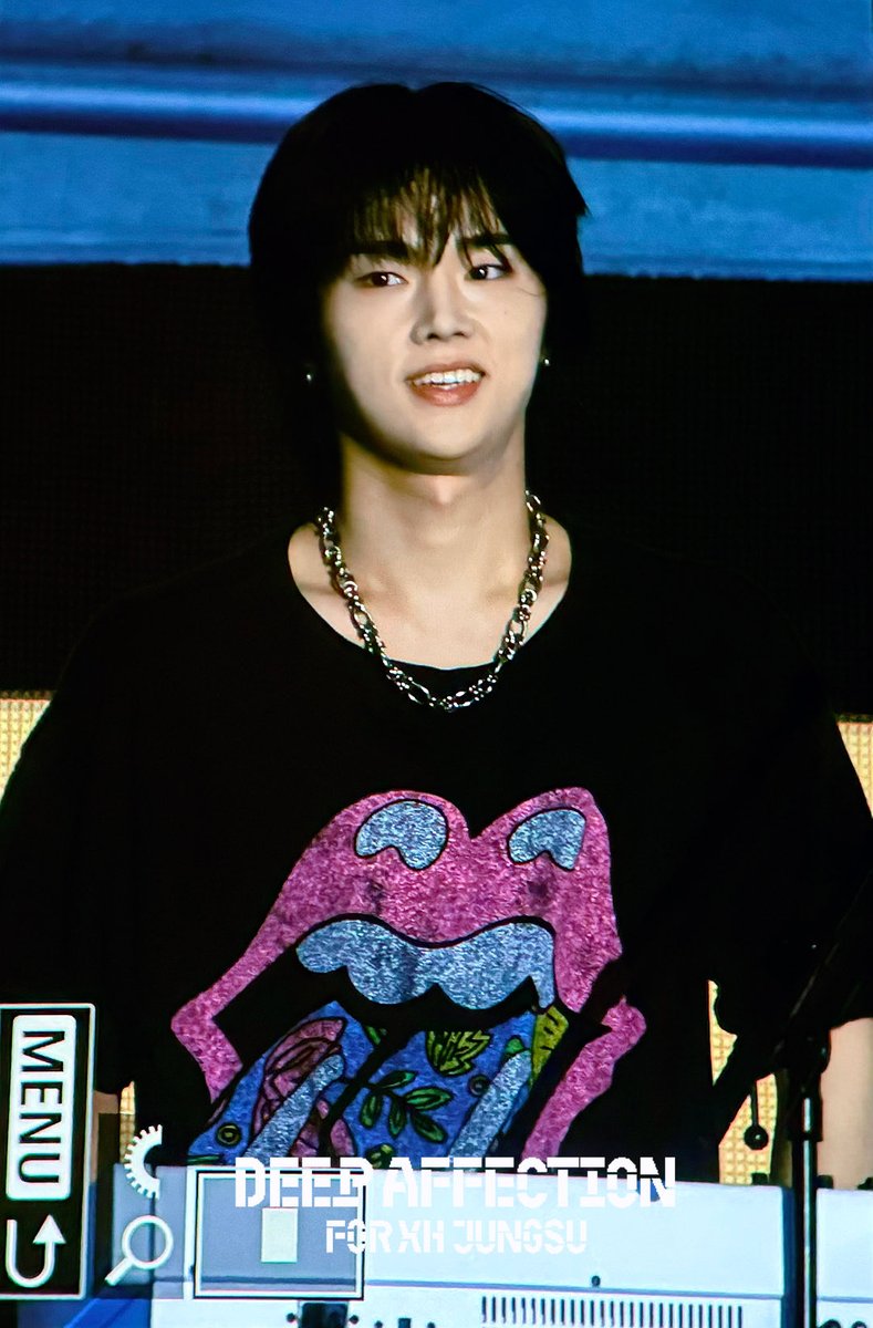 Deep_a_JS's tweet image. 251003 부산대학가요제 

부산 퍼컬 정수등장 ! 

#엑스디너리히어로즈 #xdinaryheroes #정수 #jungsu