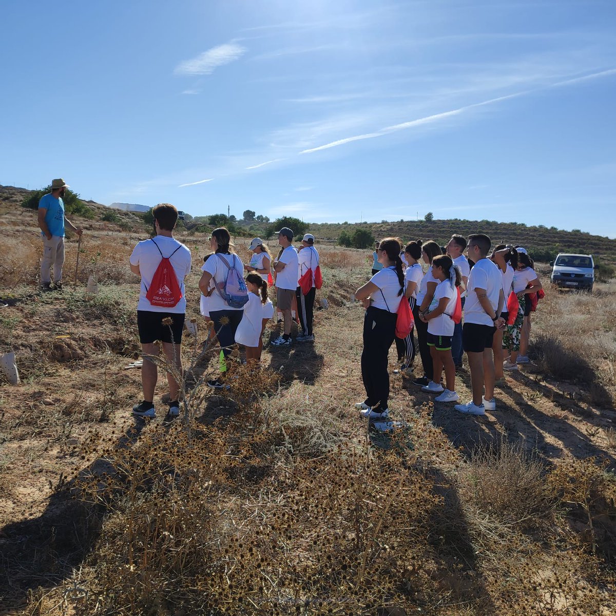 BosqueRomano's tweet photo. 🟢ACTUALIDAD🟢

🌱 Se retoman las plantaciones en el corredor verde de Bosque Romano tras el caluroso verano🌞

➡️https://t.co/nQdvakBQeZ

#bosqueromano @FBiodiversidad  #ProyectosPRTR #planderecuperación https://t.co/IEGAI1QawF