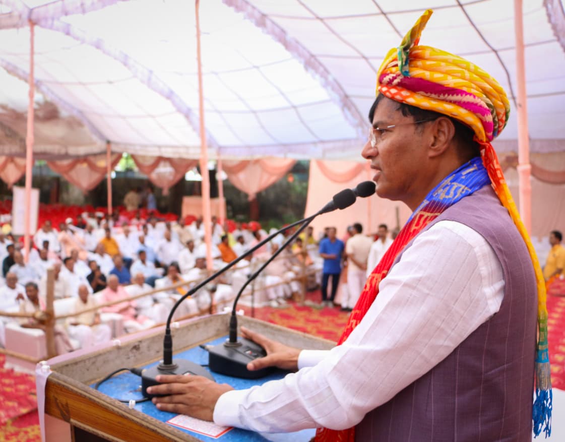 आज क्षत्रिय महासभा हरदोई द्वारा विक्टोरिया हाउस प्रांगण, हरदोई में आयोजित विजयदशमी उत्सव एवं मेधा अभिनन्दन समारोह में सम्मिलित होकर मेधावी छात्र-छात्राओं को सम्मानित किया एवं उपस्थित सभी को विजयदशमी के पावन पर्व एवं आगामी महापर्व दीपावली की हार्दिक शुभकामनाएं प्रेषित की।

इस अवसर