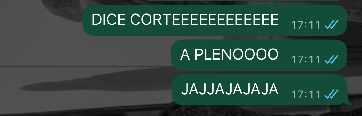 CandeeCk's tweet photo. @Mooh_quintero se nota que somos amigas jajajajaj https://t.co/NE2tZXeGBg