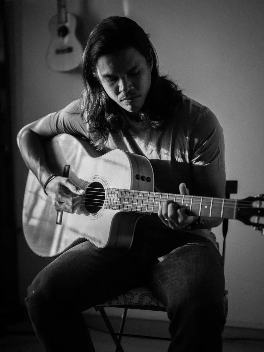 the_bridge_in's tweet photo. From Centre Court to Centre Stage 🎾-->🎶

Former India No.1 @SomdevD swaps forehands for guitars with another album Infinite - a raw, vulnerable soundtrack of his second life.  

PC: Somdev Devvarman  

#SomdevDevvarman #Music #IndianTennis