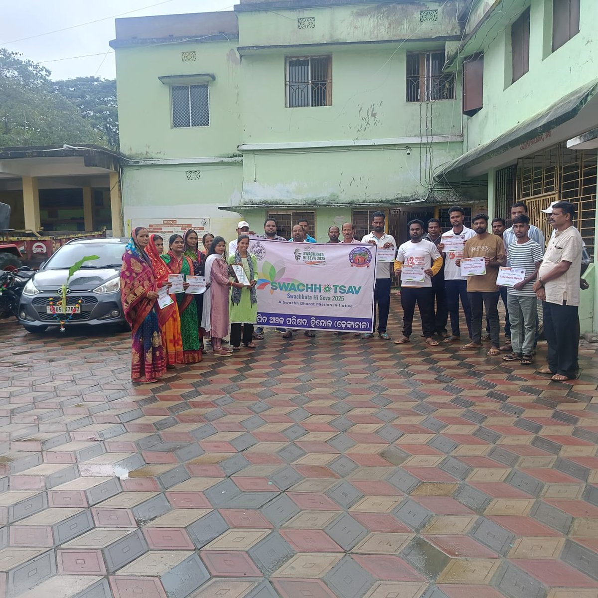 hindol_nac's tweet photo. Swachhta Hi Seva -2025
Gandi jayanti was observed as Swachhta Diwas under the theme "Swachhotsav" prizes distribution,Rangoli and cleanliness in presents of CP, EO, NGO and all officials in respect of Hindol NAC. @HUDDeptOdisha @MoHUA_India #SwachhataHiSeva2025 #SwachhBharat https://t.co/85XffuCrwv