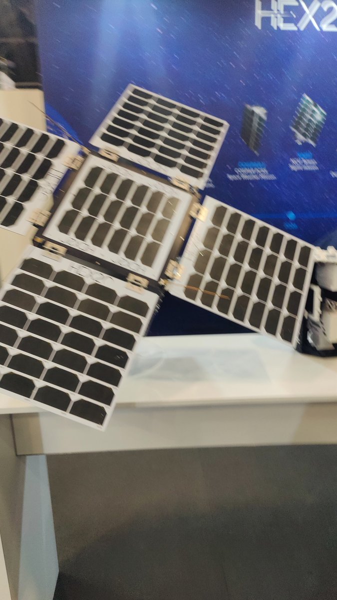 IAC2025の写真放出〜〜ぽいぽーい！！
なんかかわいかったソーラーパネルシリーズ
三枚目ブレちゃってる！めちゃくちゃ明るい場所だったのになんでだろ？？