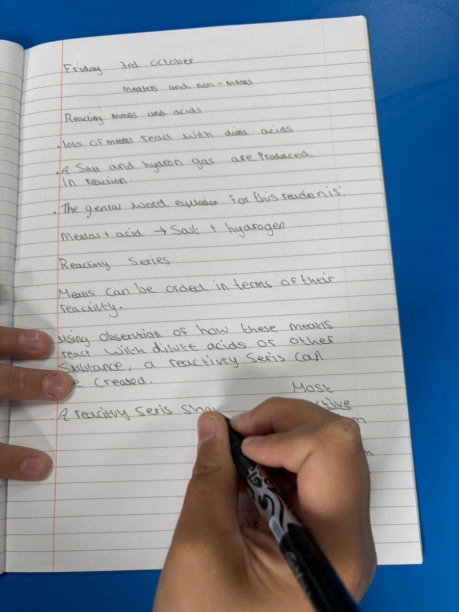 reintegreat's tweet image. 🔬✨ This morning in our KS3 Blue Science lesson, students engaged in some exciting experiments with acids and metals! ⚗️💥 They witnessed incredible reactions video, complete with bubbling and fizzing! 🌡️🎉

#ScienceExploration #HandsOnLearning #FutureInnovators