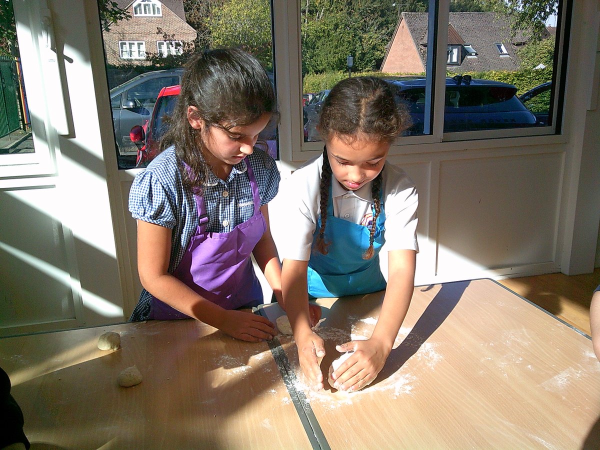 On Tuesday, the whole school enjoyed taking part in our 'Big Soup' event. It was incredibly successful and we have raised lots of money for Wallingford Food Bank. A special thank you to all our parent helpers for making it such a great day.