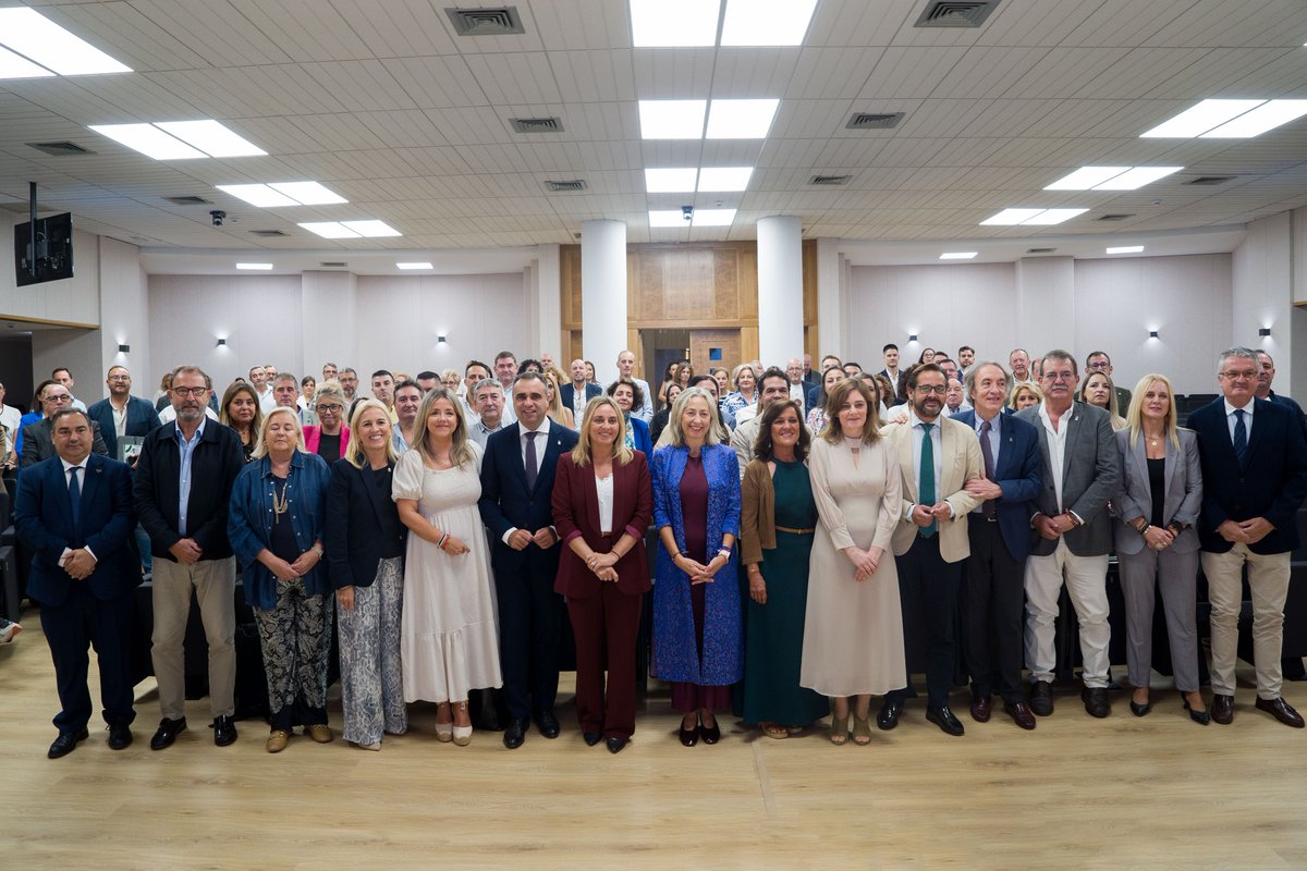 La <a href="/AndaluciaJunta/">Junta de Andalucía</a> pone de relieve en el primer #EncuentroAlcaldesConcejalesConsumo #Granada que priorizará las políticas locales en el próximo Plan de Acción de Defensa de las Personas Consumidoras en Andalucía 

Os informamos aquí ➡️ short.do/PQb4cD