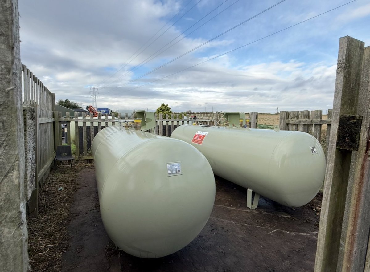 SimplyLpg's tweet photo. Another new customer seeing the Simply LPG Difference.

Upgrade on the installation with 2 new 4600 litre above ground tanks which we turned 90 degrees to better suit the tight compound which also meant alterations to the steel manifold the underground &amp; UPVC supply pipe work..l https://t.co/3bQvK8dwEj
