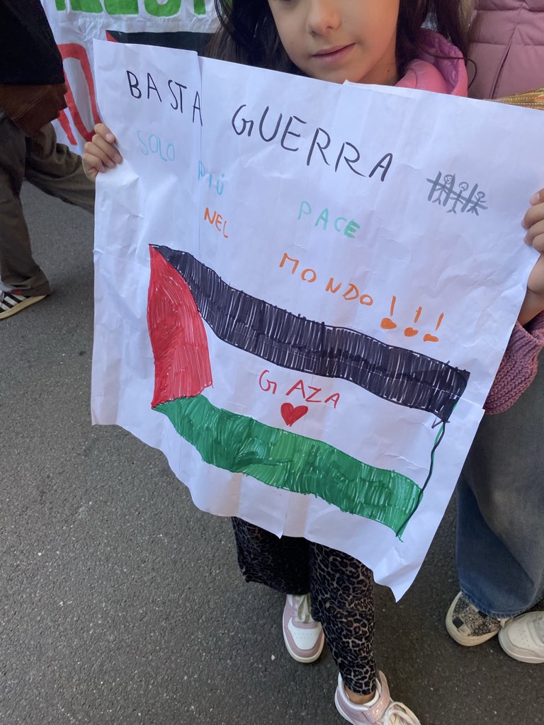 La guerra è bruttissima. Bologna è bellissima. Stop Genocide