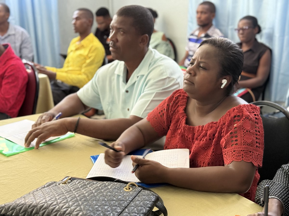 À Hinche, 34 enseignants ont été formés par Zanmi Lasante à la santé mentale des enfants et adolescents.
Un pas important pour repérer, orienter et soutenir les élèves en difficulté.

#SantéMentale #Éducation #Haiti