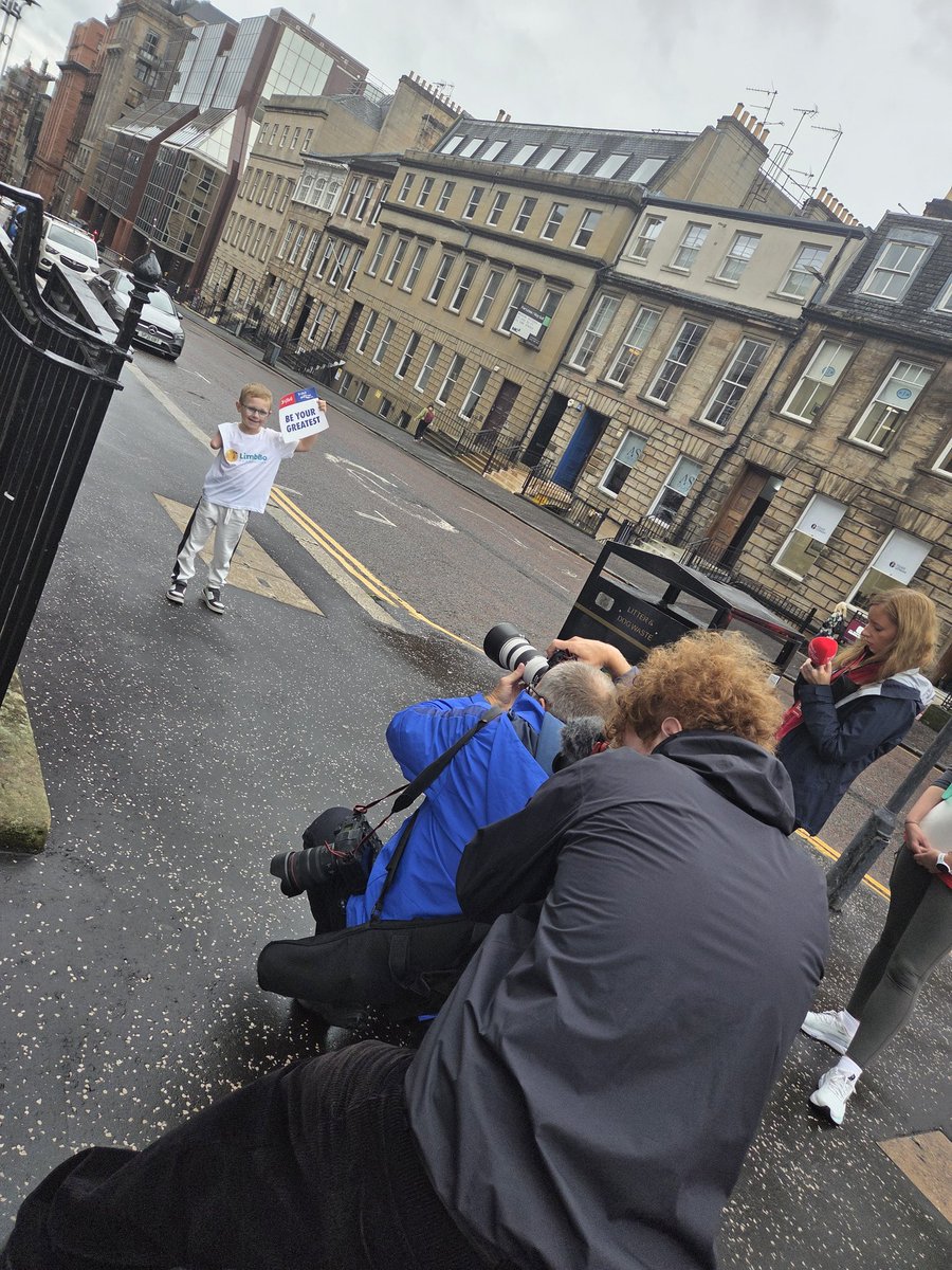 Bianca_Louise95's tweet photo. Super proud of callum chatting all things @LBofoundation  at the aj bell media morning ahead of my great scottish run on Sunday. @CraigtonPrimary https://t.co/8zJYRqfdt0