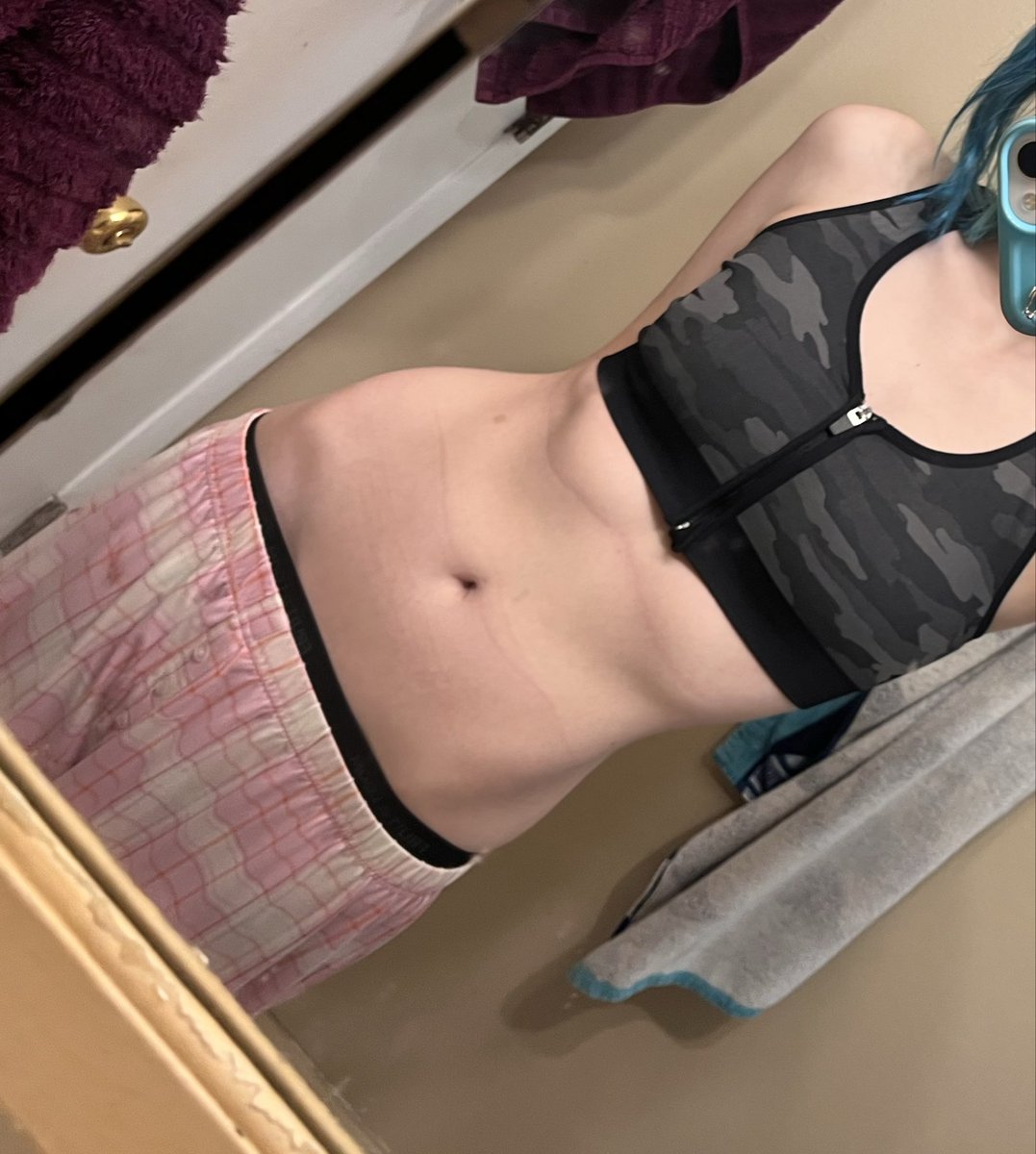 v0mit_d0ll's tweet photo. The first photo is me now, I weigh about 110-107lbs, although I still wish I looked like how I did at 13. #thinspo #edtwt https://t.co/Z4OX4r3XcW