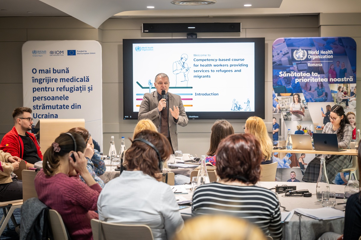 WHO_Europe's tweet photo. Looking ahead, supporting refugees, displaced people from Ukraine &amp; host countries requires a long-term, collective approach. 🇺🇦💙

WHO/Europe, @IOM_ECA &amp; @EU_Health will continue working together for sustainable solutions &amp; #HealthForAll. 💙

👉 https://t.co/VUOlTP5YLp https://t.co/pzuKWv9DlK