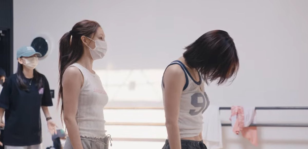 掛け声やるやらないはもちろん自由なんだけどさ、こういう動画見ると毎回コンサートがある度にスタッフとメンバーが試行錯誤しまくって死ぬほど練習して「上手くできるか」「ONCEに喜んで貰えるか」って不安の中ステージに立ってるのにうちらが声出して応えてあげないでどうすんのよって思うわけよ。
