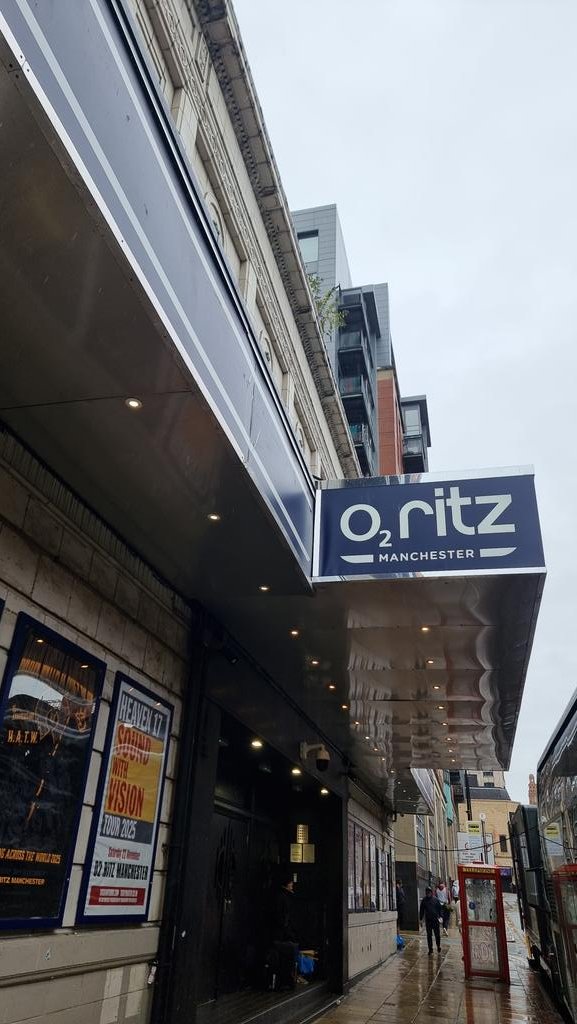 juanpegasus's tweet photo. Arrived to Manchester,
Arrived to the venue #mwam #ใใณใฆใฃใบใ#o2ritz #manchester https://t.co/v6KaJaoLjN