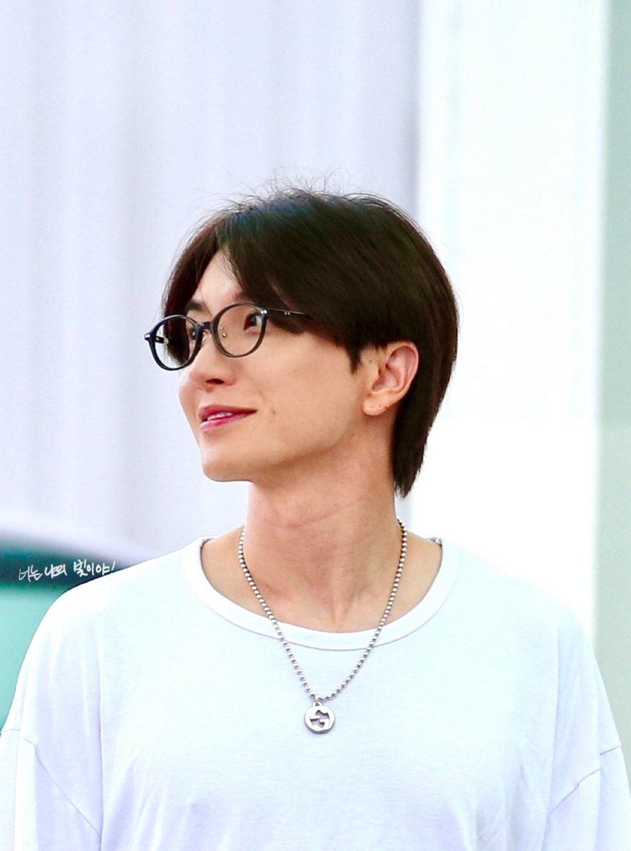 sj_mylight's tweet photo. 251003 이특 출국

잘다녀와요✨

#슈퍼주니어 #SUPERJUNIOR #이특 #LEETEUK #イトゥク #利特 https://t.co/wY5WRqUI6S