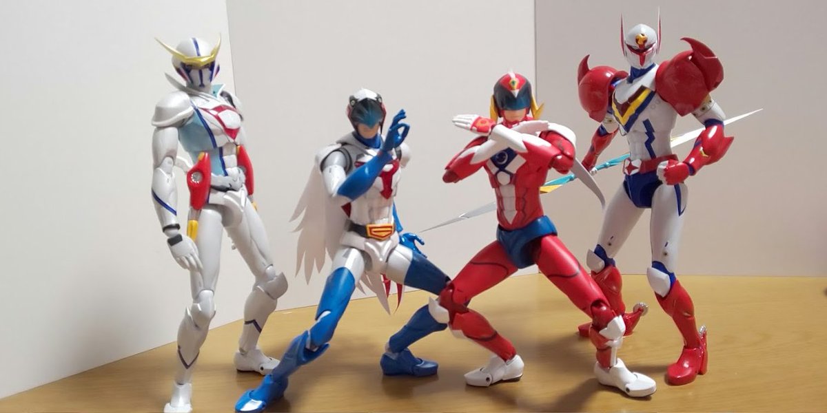 Minijamneko37's tweet photo. 今はファイティングギアを並べる気分的余裕がなく…😱
でも、Infini-T Forceっつったら、この決めポーズ!!
インフィニティフォース、8周年おめでとうございます~~~🎉🎊
#インフィニティフォース
#アニメITF
#InfiniTForce
ポリマーとガッチャマンのポーズに苦労しましたよ…。 https://t.co/oxVKp1lJY0