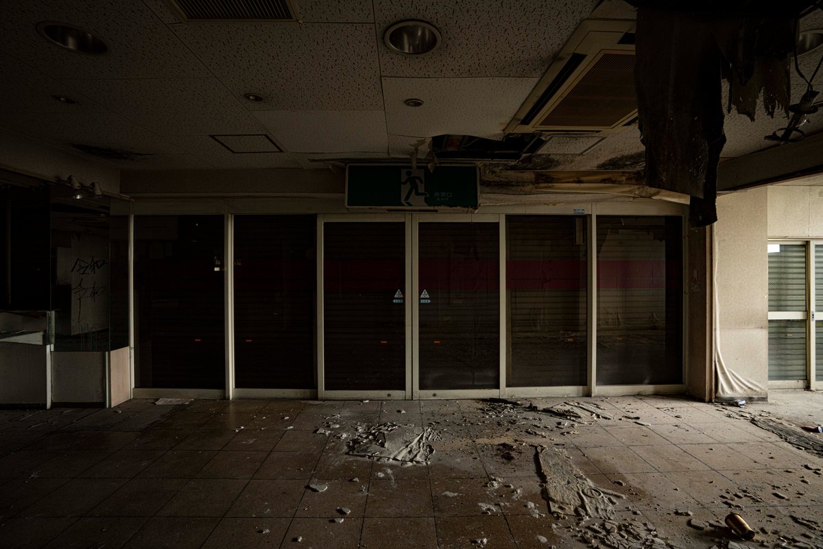 komamasa's tweet photo. 廃ショッピングセンター
＃Urbex　＃abandone　#廃墟 https://t.co/gKTMJcixTK