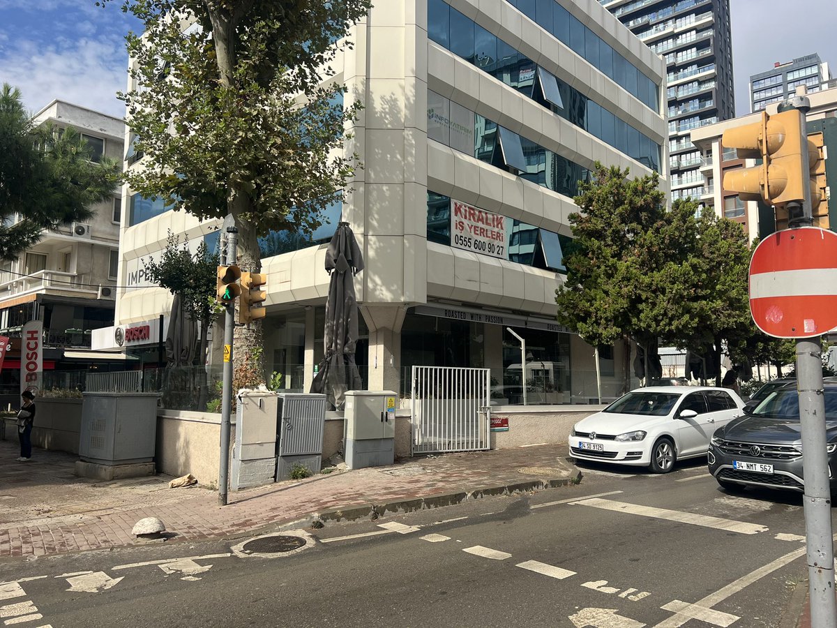 alameti's tweet image. Çiftehavuzlar Espresso Lab kapanmış arkadaşlar, emeği geçen herkesi tebrik ederim 👏🏻 #Espressolab #boykot