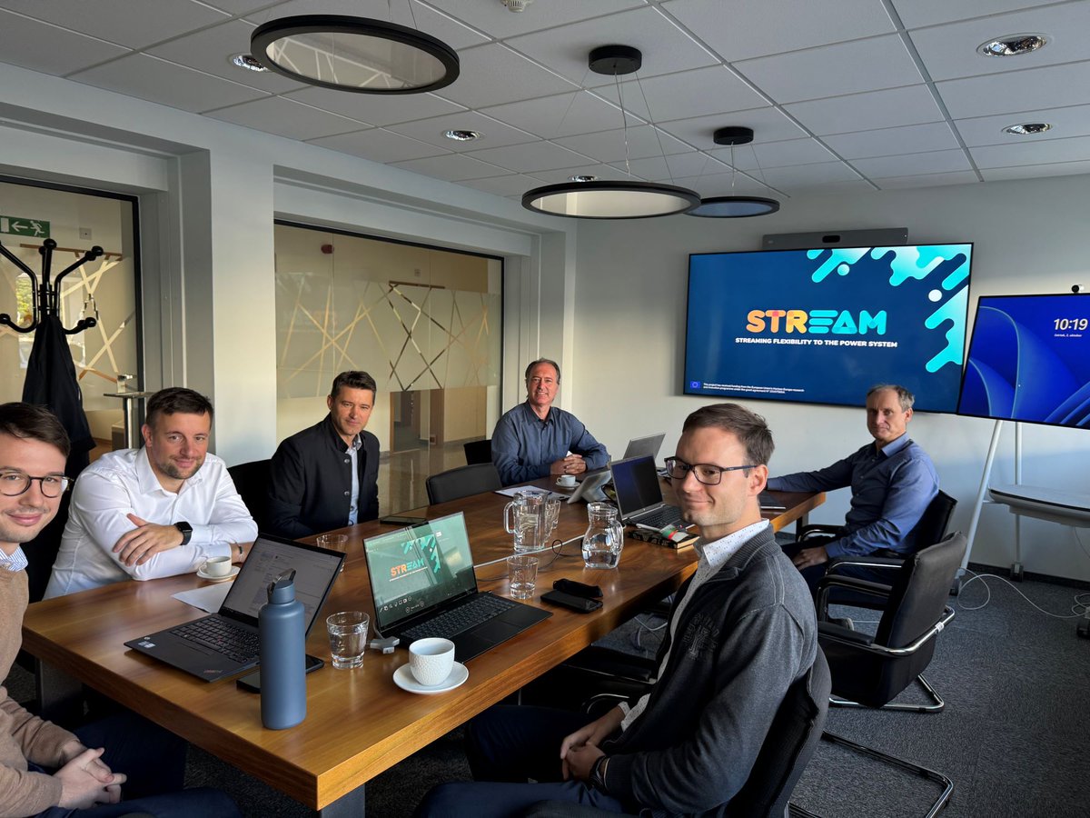 StreamHEproject's tweet image. ⚡ STREAM starts real-life tests in Ajdovščina. For the first time at Elektro Primorska, solar panels and EV chargers will help keep the lights on smarter and cheaper. 🤝 With Tosla &amp;amp; Petrič.