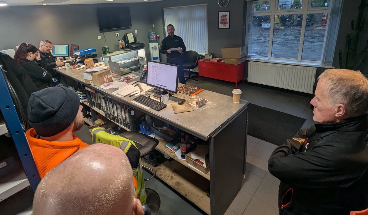 This morning our Managing Director, Jonathan Campbell, shared our quarterly business update.

These sessions are about more than strategy—they’re a chance to celebrate wins, look ahead, and have open conversations that matter. #Leadership #Team
<a href="/BallyveseyLtd/">Ballyvesey Holdings Ltd</a>