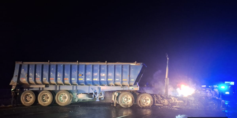 GN_Carreteras's tweet photo. #TomePrecauciones en #Zacatecas se registra cierre total de circulación por incendio de vehículo cerca del km 027+000 de la carretera Zacatecas-Durango, tramo Zacatecas- Víctor Rosales. Atienda indicación vial. https://t.co/pG5Gyi1Xi3