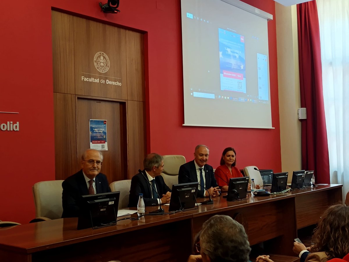 FFonsecaMorillo's tweet photo. Inauguración curso académico del Master en Estudios Europeos por parte del Secretario de Estado UE Fernando Sampedro ⁦@MovEuropeoCYL⁩ https://t.co/EhwSd8N06F