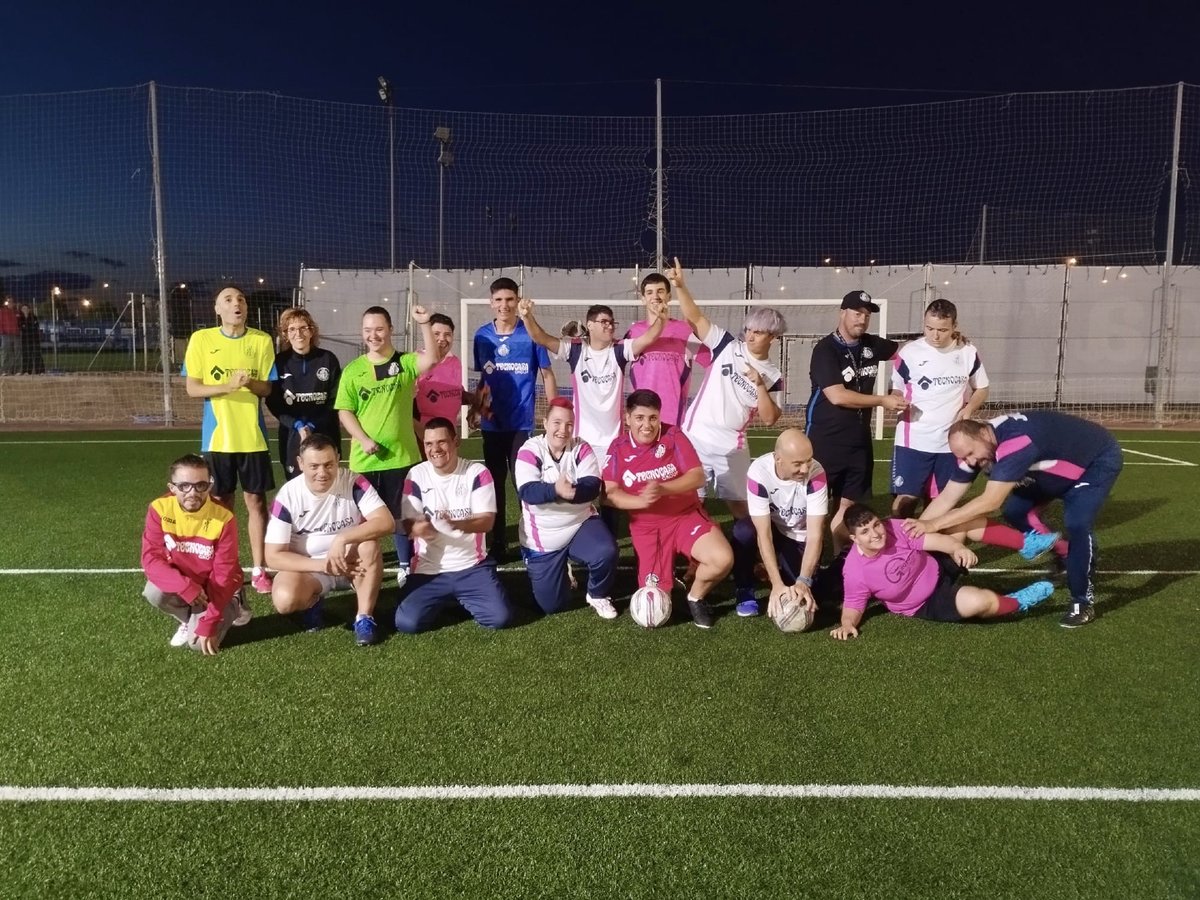 🔙 ¡𝐕𝐮𝐞𝐥𝐯𝐞𝐧 𝐞𝐥𝐥𝐨𝐬, 𝐯𝐮𝐞𝐥𝐯𝐞𝐧 𝐥𝐚𝐬 𝐬𝐨𝐧𝐫𝐢𝐬𝐚𝐬! 🥰

💙 Nuestro Getafe Al Alza y Getafe Genuine arrancan una nueva temporada llena de ilusión, compromiso y pasión por el fútbol.

⚽️ ¡Que empiece la magia del fútbol!