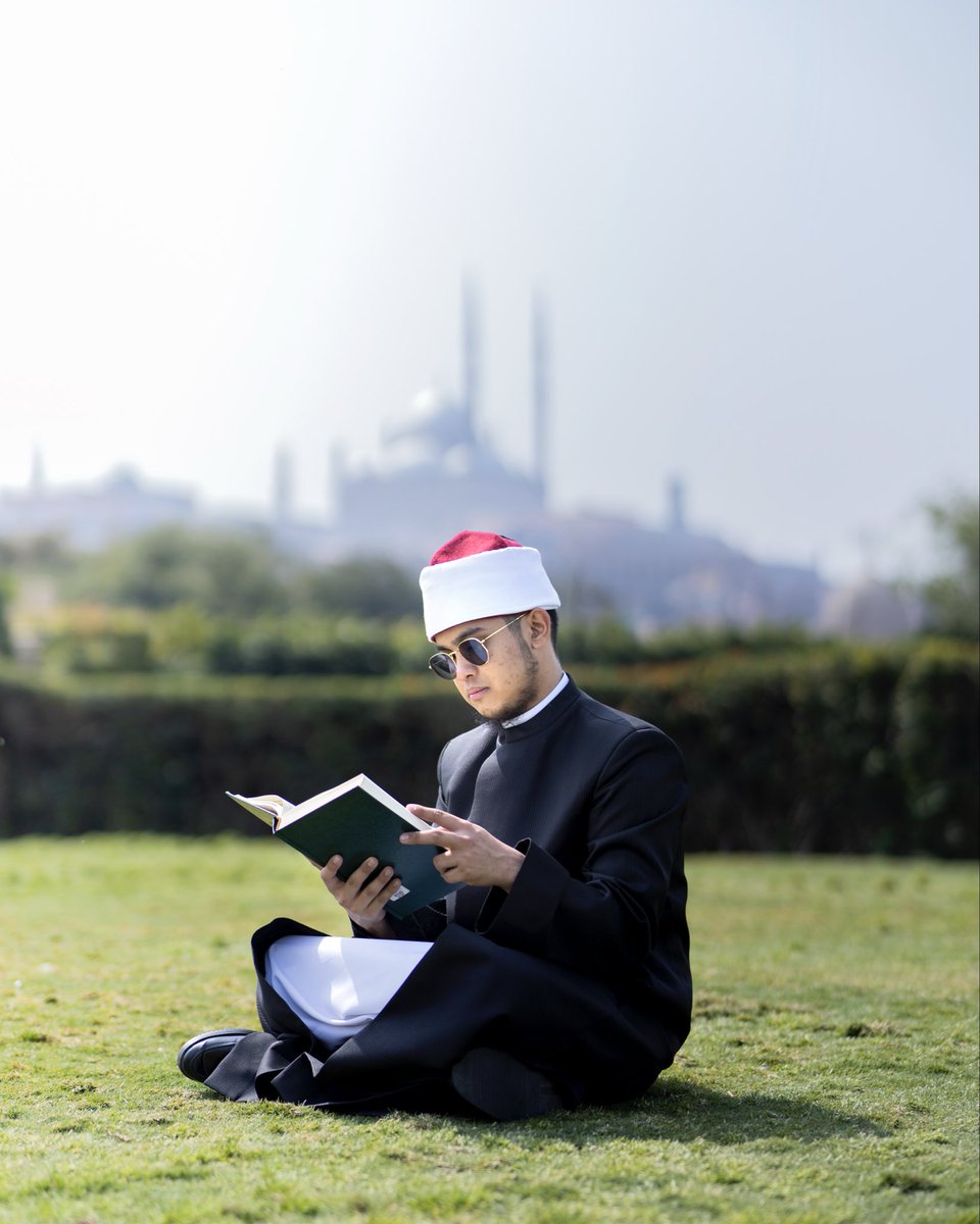 Alhamdulillah, dengan izin dari Nya, secara rasminya saya menjadi Graduan Uni. Al-Azhar As-Syarif🎓

Semoga perjalanan saya untuk sambung sarjana hingga ke PhD dalam bidang Hadīth, Allah permudahkan. Doakan saya, Terima kasih banyak semua🤲🏻