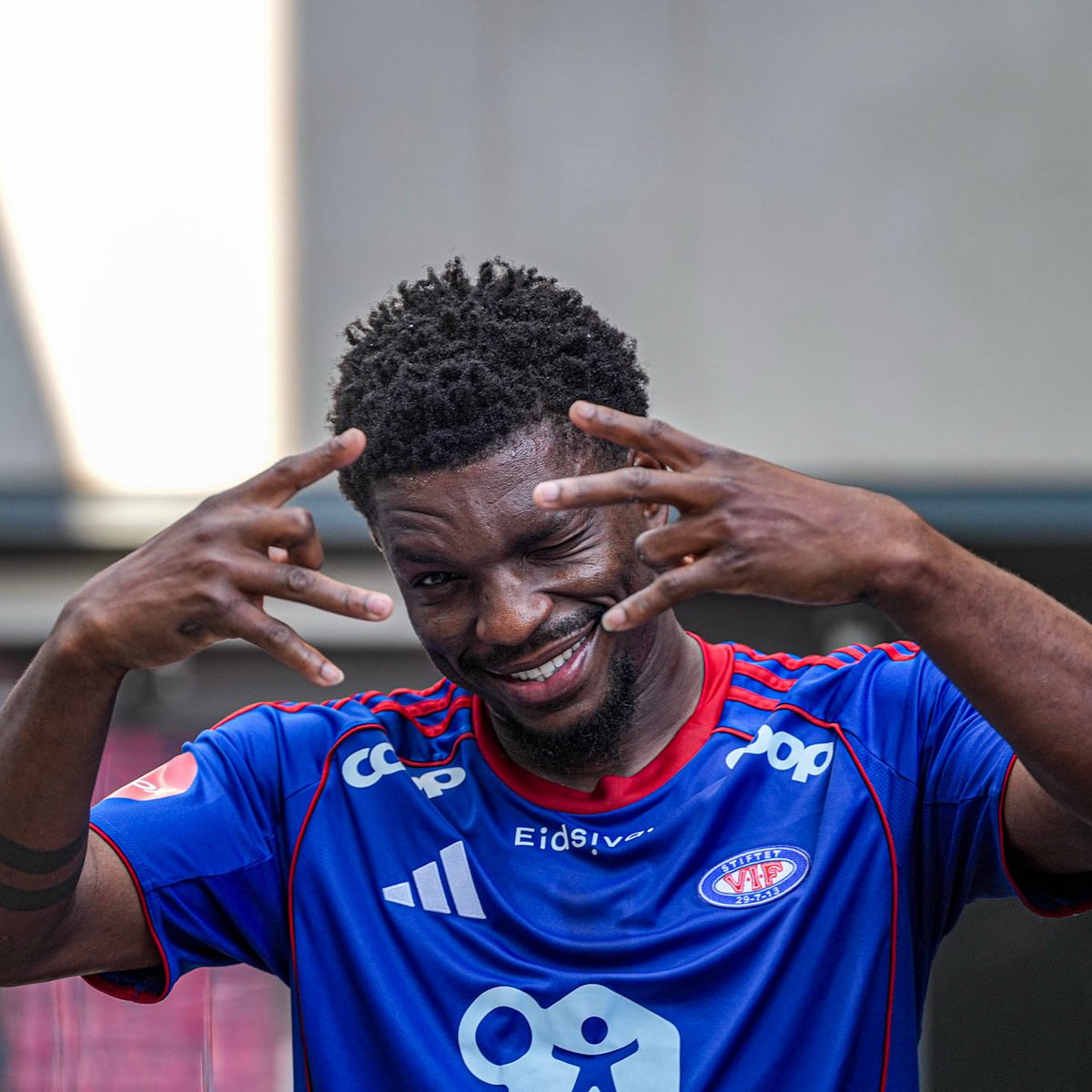 ValerengaOslo's tweet photo. 𝗔-𝗟𝗔𝗡𝗗𝗦𝗟𝗔𝗚𝗘𝗧 🇨🇲
Brice Ambina er tatt ut i sin første A-landslagstropp for Kamerun! 

Gratulerer så mye 💙 https://t.co/WgpMidcv7w